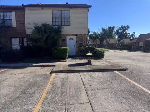 3418 Sunrise Villas Ct N, Tampa, FL 33614