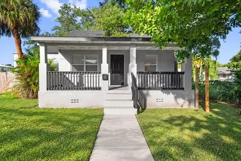 1757 Queen St S, Saint Petersburg, FL 33712
