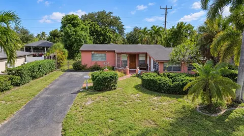 6770 Mckinley St, Hollywood, FL 33024