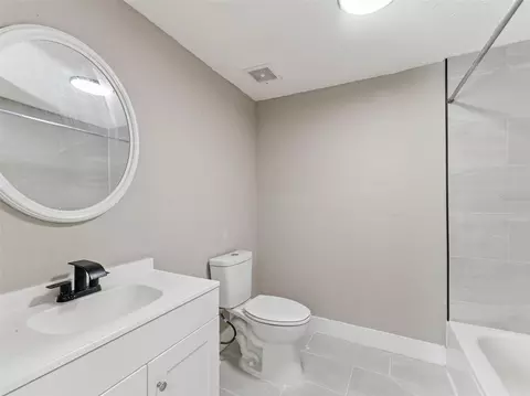 Bath - 1740 W Cherry St, Tampa, FL 33607 photo 1 of 4