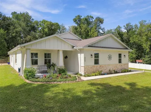9909 Pine Leaf Ln, Dade City, FL 33525