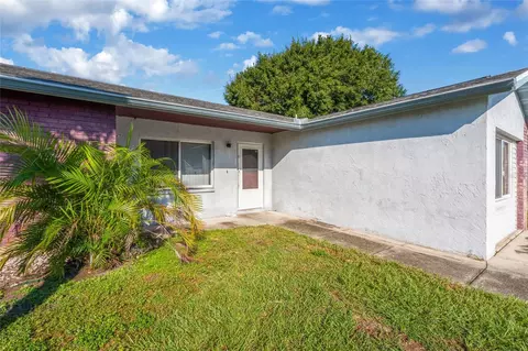 Exterior - 1002 Pine Ridge Cir, Brandon, FL 33511 photo 13 of 13