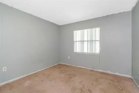 Bedroom - 1002 Pine Ridge Cir, Brandon, FL 33511 photo 5 of 6
