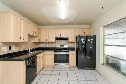 Kitchen - 1002 Pine Ridge Cir, Brandon, FL 33511 photo 1 of 3