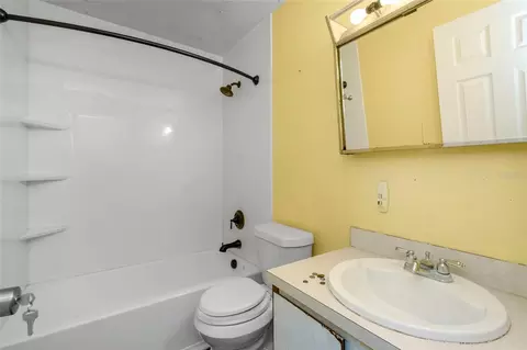 Bath - 1002 Pine Ridge Cir, Brandon, FL 33511 photo 2 of 2