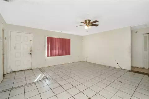 Living - 1002 Pine Ridge Cir, Brandon, FL 33511 photo 3 of 5