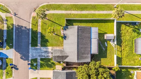View/Area - 1002 Pine Ridge Cir, Brandon, FL 33511 photo 9 of 12