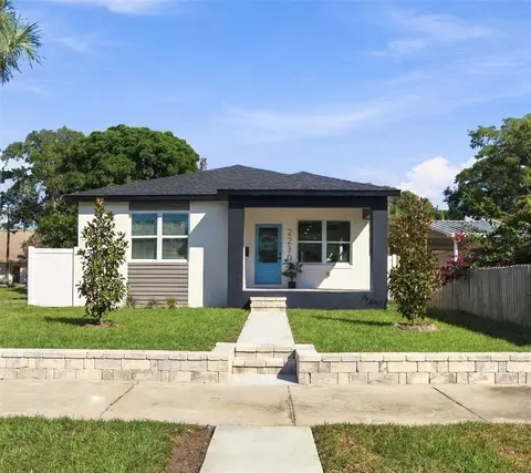 2230 Kingston St S, Saint Petersburg, FL 33711