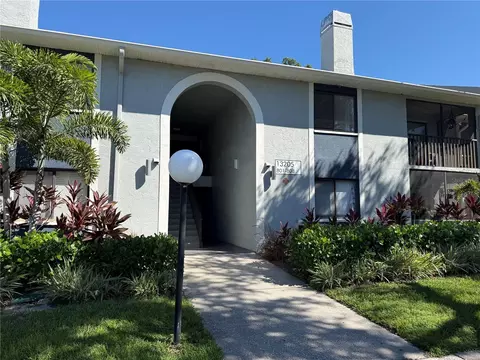 13205 Whispering Palms Pl SW #806, Largo, FL 33774