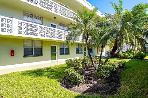 4705 1st St NE #137, Saint Petersburg, FL 33703