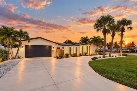 2015 Dolphin Blvd S, Saint Petersburg, FL 33707