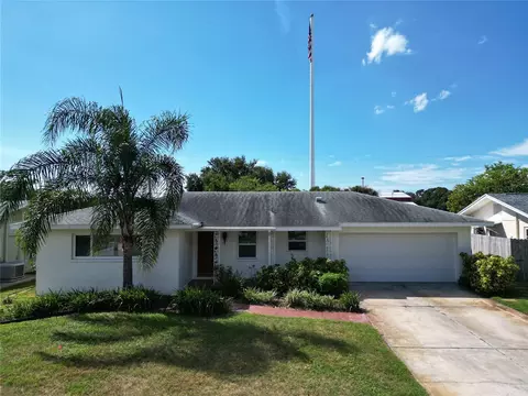 9270 111th St, Seminole, FL 33772