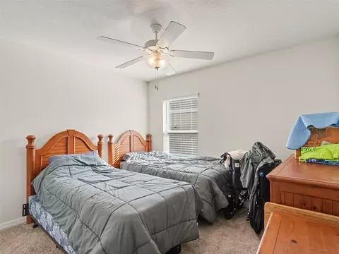 Bedroom - 10318 Moosehead Dr, Parrish, FL 34219 photo 3 of 4