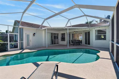 Exterior - 11220 Sailbrooke Dr, Riverview, FL 33579 photo 17 of 19