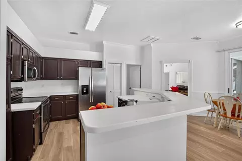 Kitchen - 11220 Sailbrooke Dr, Riverview, FL 33579 photo 2 of 5
