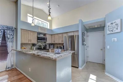 Kitchen - 9502 Sunnyoak Dr, Riverview, FL 33569 photo 2 of 6