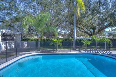 Exterior - 9502 Sunnyoak Dr, Riverview, FL 33569 photo 6 of 24