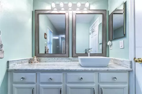 Bath - 9502 Sunnyoak Dr, Riverview, FL 33569 photo 5 of 5