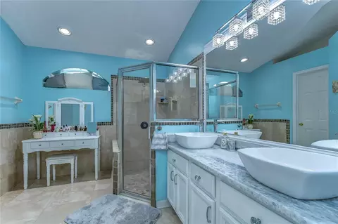 Bath - 9502 Sunnyoak Dr, Riverview, FL 33569 photo 2 of 5
