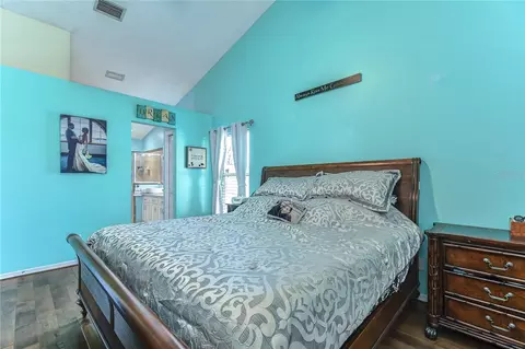 Bedroom - 9502 Sunnyoak Dr, Riverview, FL 33569 photo 3 of 5