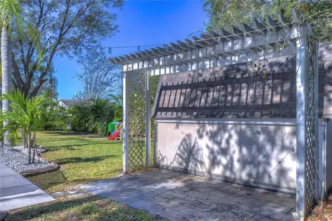 Exterior - 9502 Sunnyoak Dr, Riverview, FL 33569 photo 19 of 24
