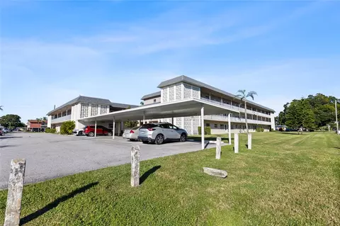 5725 12th Ave N #301D, Saint Petersburg, FL 33710