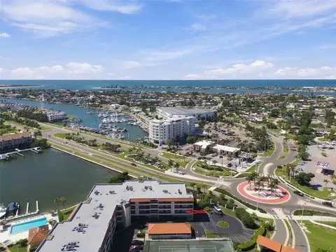106 1st St E #116, Tierra Verde, FL 33715