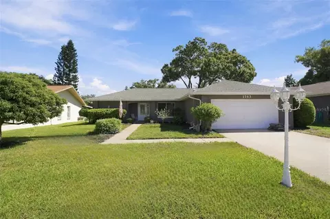 1743 Macdonnell Dr, Palm Harbor, FL 34684