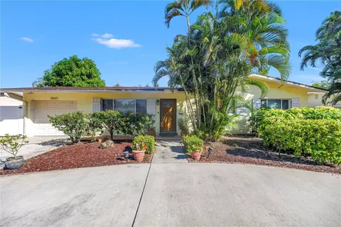 3843 Neptune Dr SE, Saint Petersburg, FL 33705