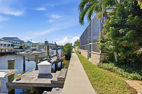 Exterior - 5721 Tortoise Pl, Apollo Beach, FL 33572 photo 6 of 17