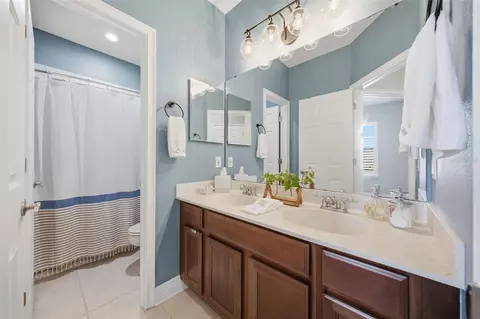 Bath - 5721 Tortoise Pl, Apollo Beach, FL 33572 photo 5 of 6