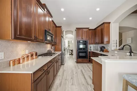 Kitchen - 5721 Tortoise Pl, Apollo Beach, FL 33572 photo 2 of 4