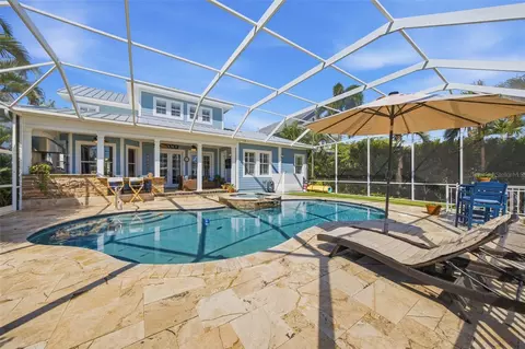 Exterior - 5721 Tortoise Pl, Apollo Beach, FL 33572 photo 3 of 17