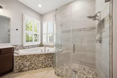 Bath - 5721 Tortoise Pl, Apollo Beach, FL 33572 photo 4 of 6