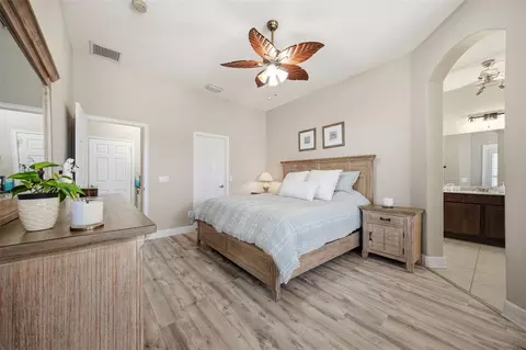 Bedroom - 5721 Tortoise Pl, Apollo Beach, FL 33572 photo 2 of 6