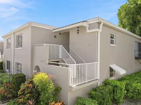 919 Osceola Rd #207, Belleair, FL 33756