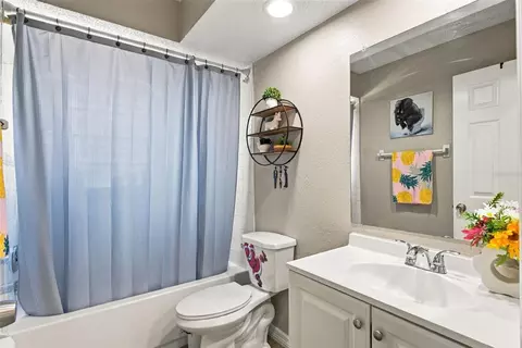 Bath - 6341 Gainsboro Ave, Spring Hill, FL 34609 photo 5 of 5