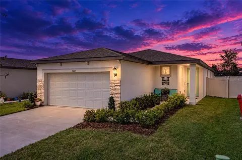 3621 Radiant Mountain Dr, Plant City, FL 33565