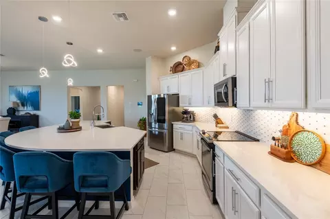 Kitchen - 11809 Tetrafin Dr, Riverview, FL 33579 photo 3 of 6