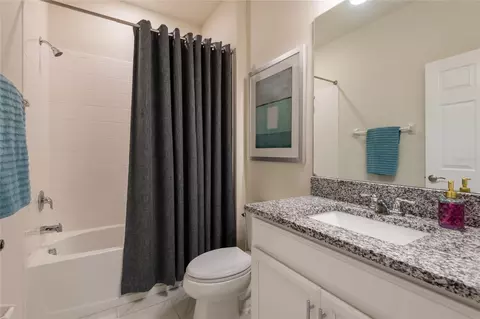 Bath - 11809 Tetrafin Dr, Riverview, FL 33579 photo 2 of 5
