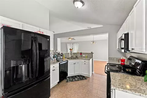 Kitchen - 13516 Copper Head Dr, Riverview, FL 33569 photo 2 of 3