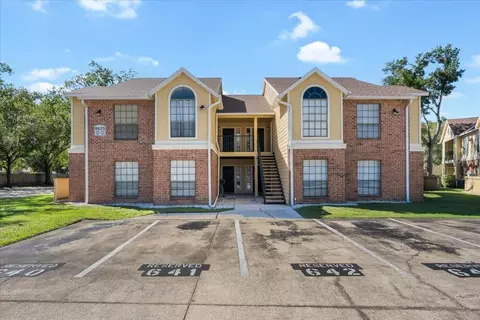 8625 Fancy Finch Dr #102, Tampa, FL 33614