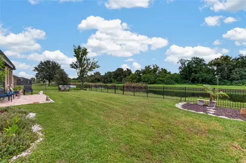 Exterior - 302 Star Shell Dr, Apollo Beach, FL 33572 photo 8 of 11
