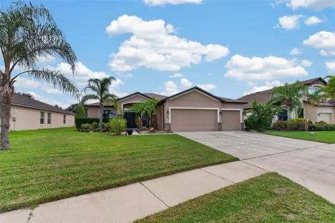 Exterior - 302 Star Shell Dr, Apollo Beach, FL 33572 photo 3 of 11