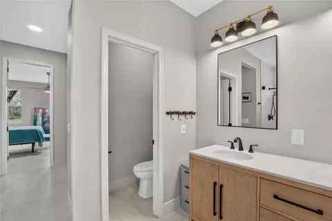 Bath - 302 Star Shell Dr, Apollo Beach, FL 33572 photo 4 of 6