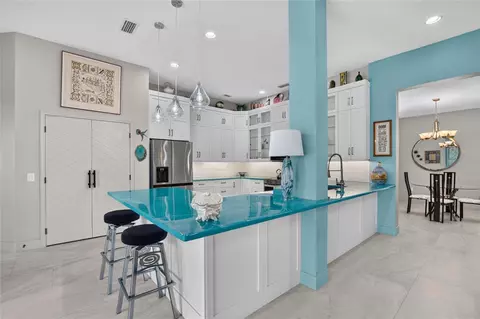 Kitchen - 302 Star Shell Dr, Apollo Beach, FL 33572 photo 2 of 5