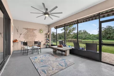 Exterior - 302 Star Shell Dr, Apollo Beach, FL 33572 photo 4 of 11