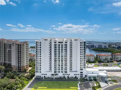 5713 Bowen Daniel Dr #702, Tampa, FL 33616