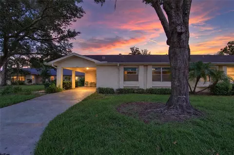 2017 Hullhouse Dr, Sun City Center, FL 33573
