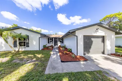 7149 Channelside Ln N, Pinellas Park, FL 33781